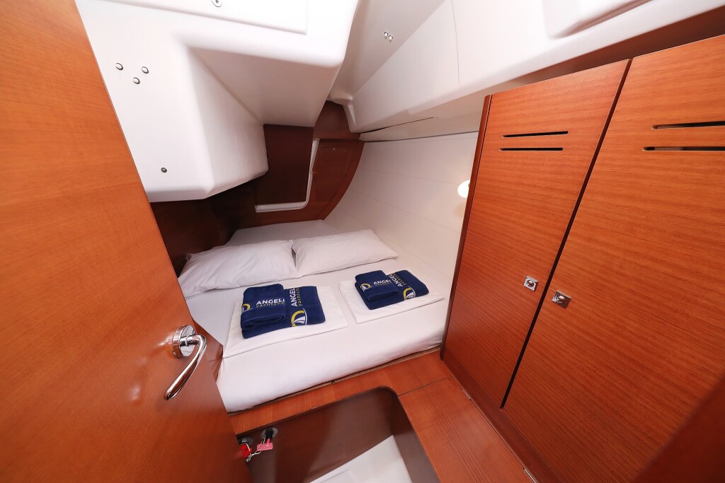 Dufour 350 GL, Papillon