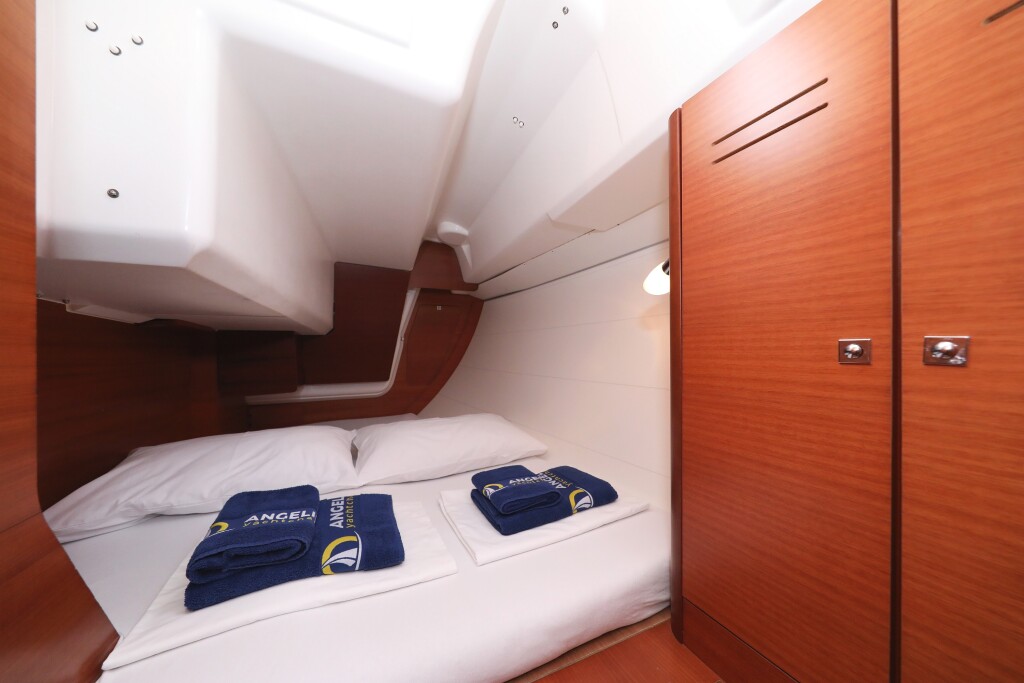 Dufour 350 GL, Papillon