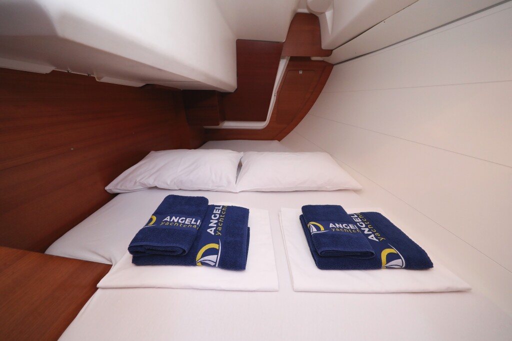 Dufour 350 GL, Papillon