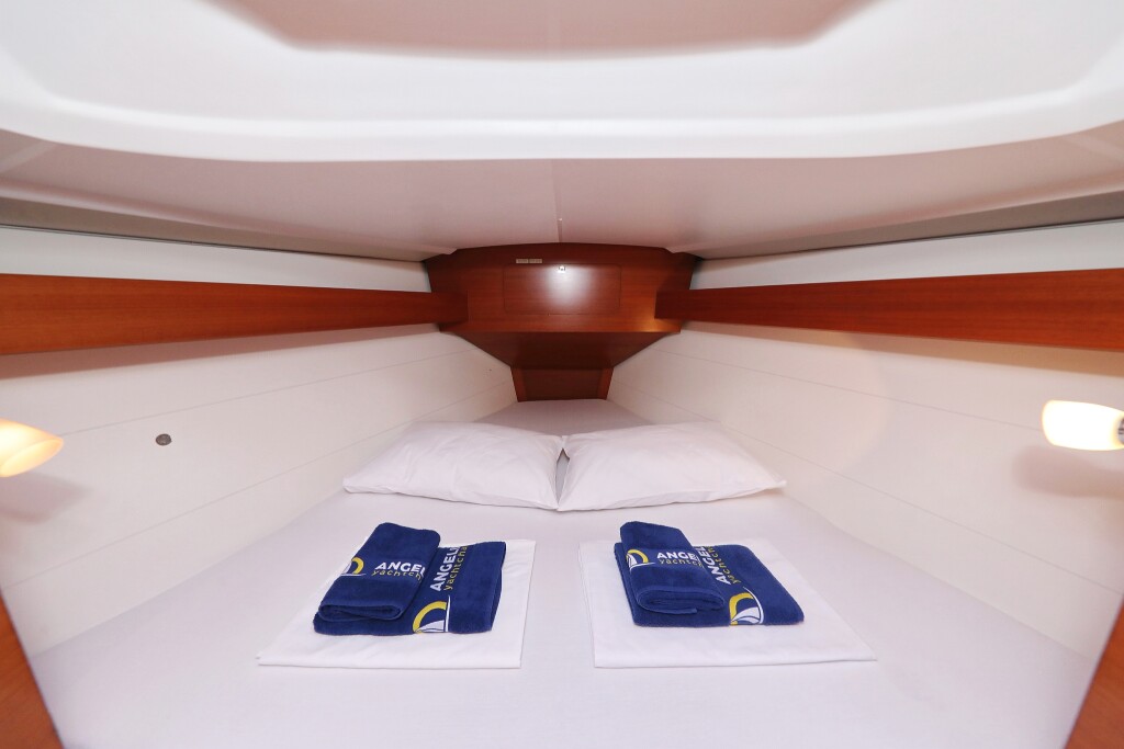 Dufour 350 GL, Papillon