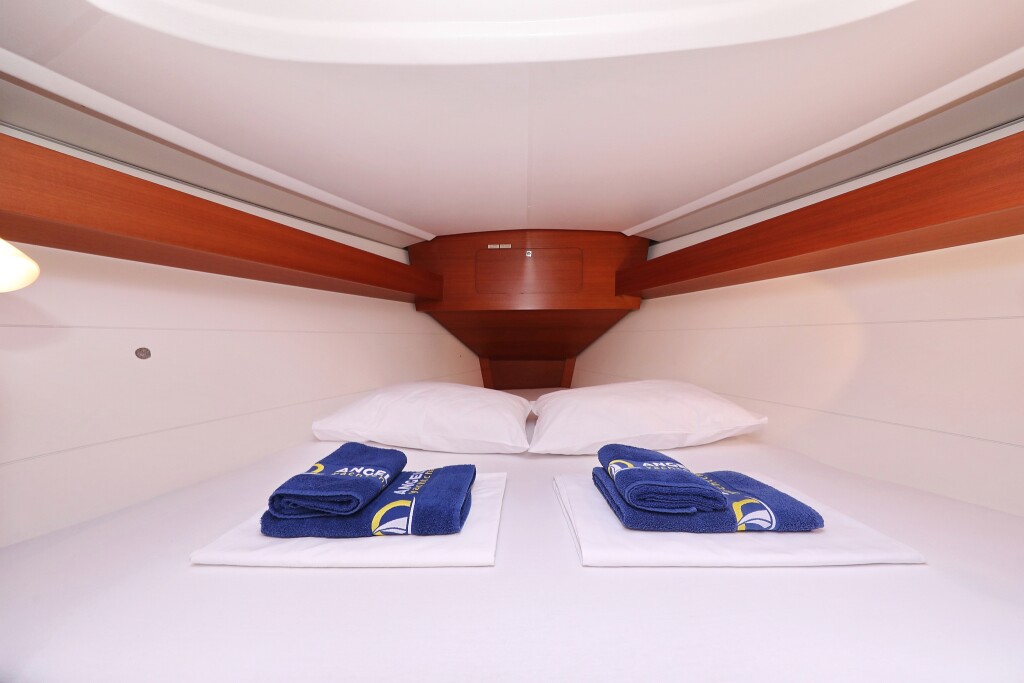 Dufour 350 GL, Papillon