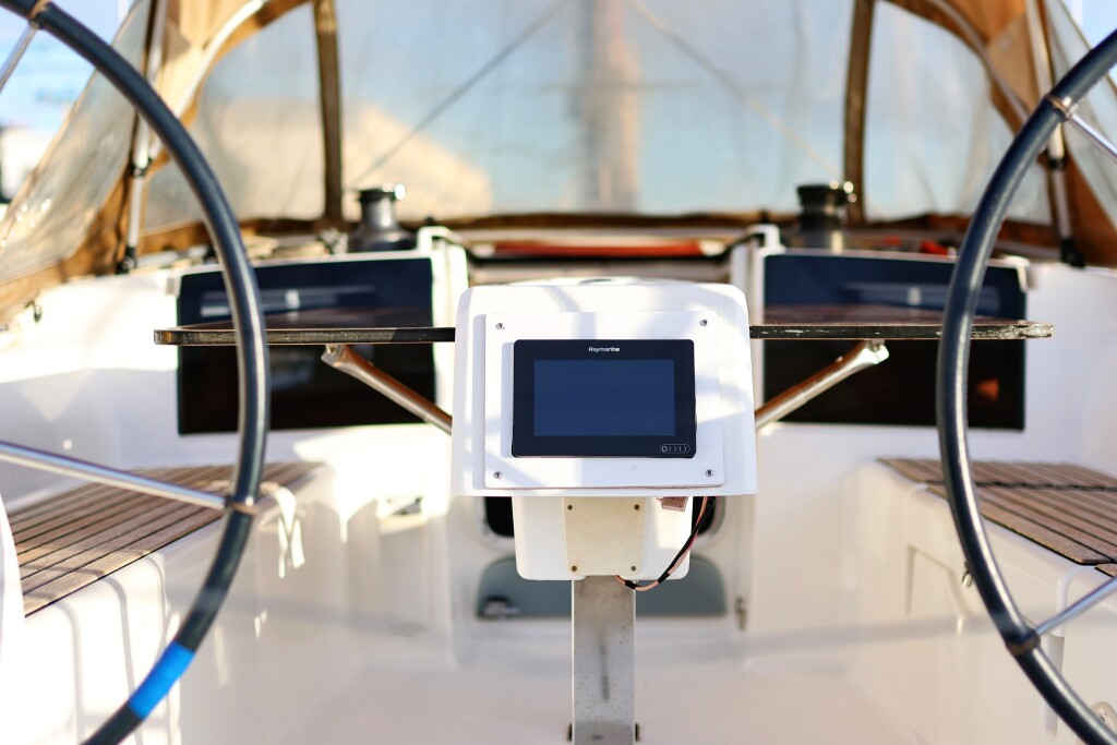 Dufour 350 GL, Papillon