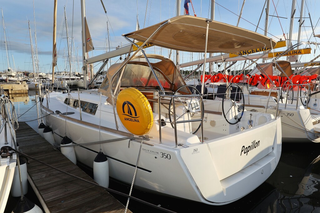 Dufour 350 GL, Papillon