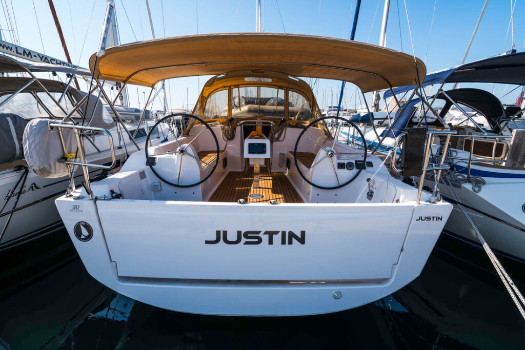 Dufour 382 GL, JustIn