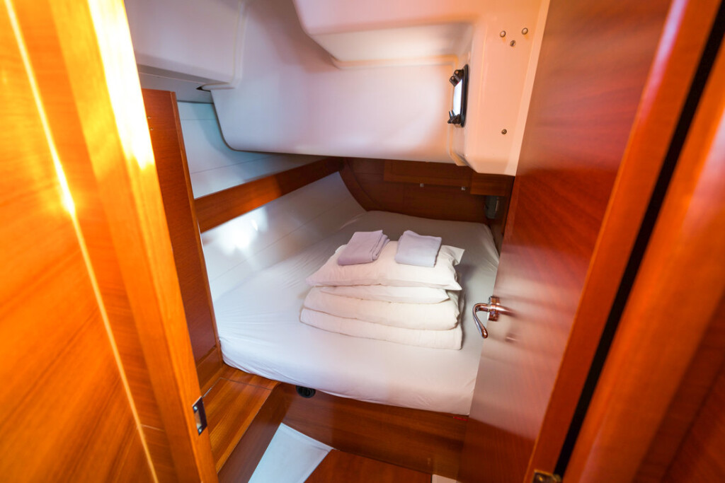 Dufour 382 GL, JustIn