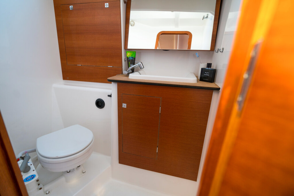 Dufour 382 GL, JustIn