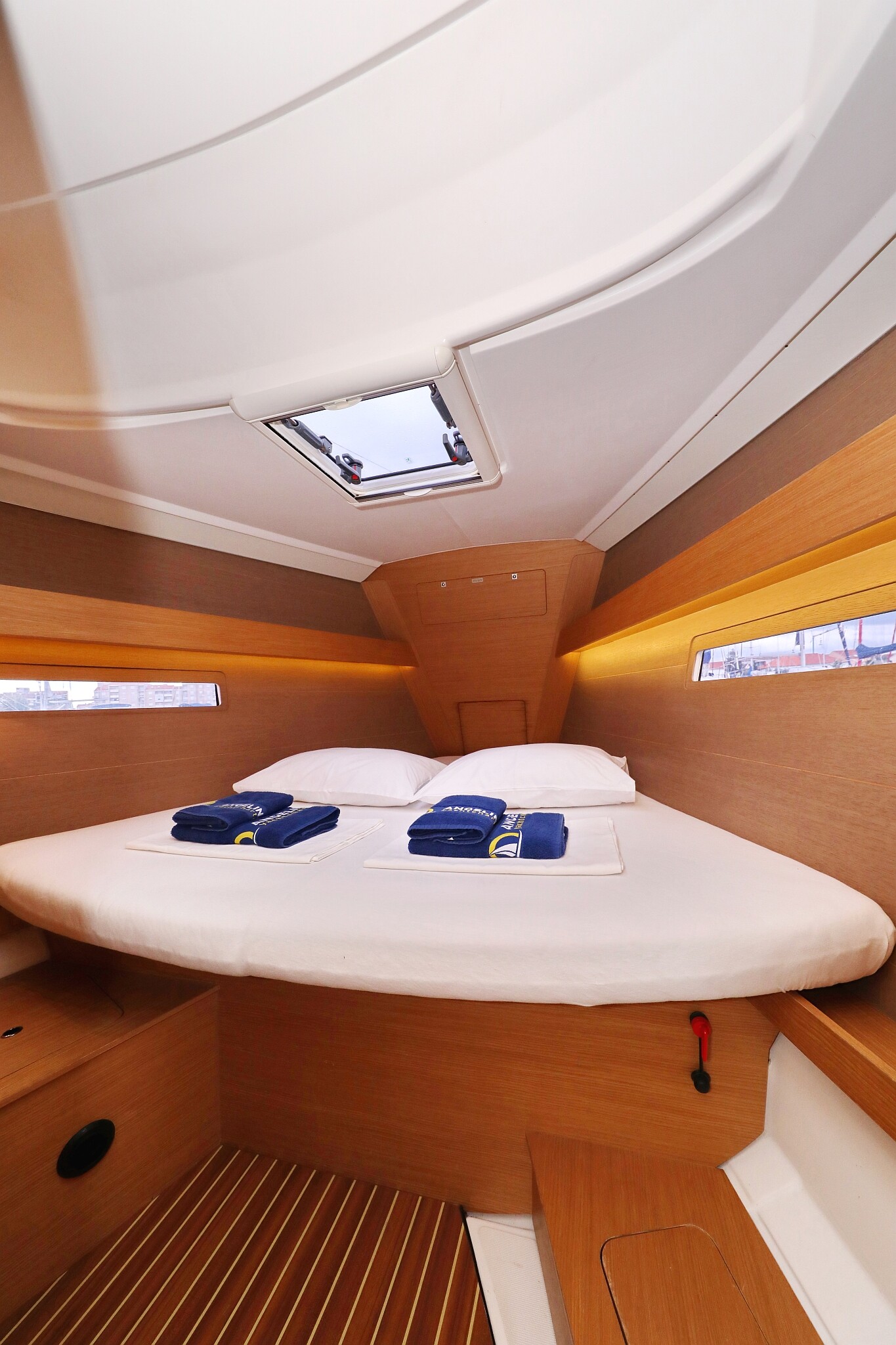 Dufour 412 GL, Family Office