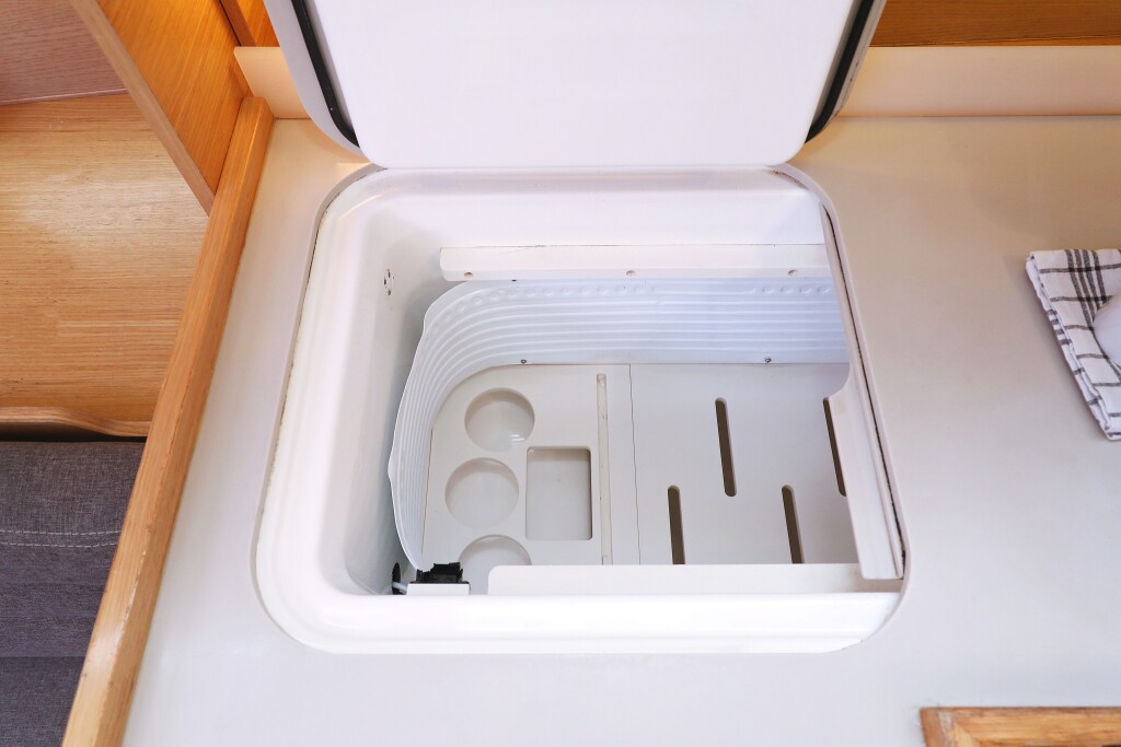 Dufour 412 GL, Family Office