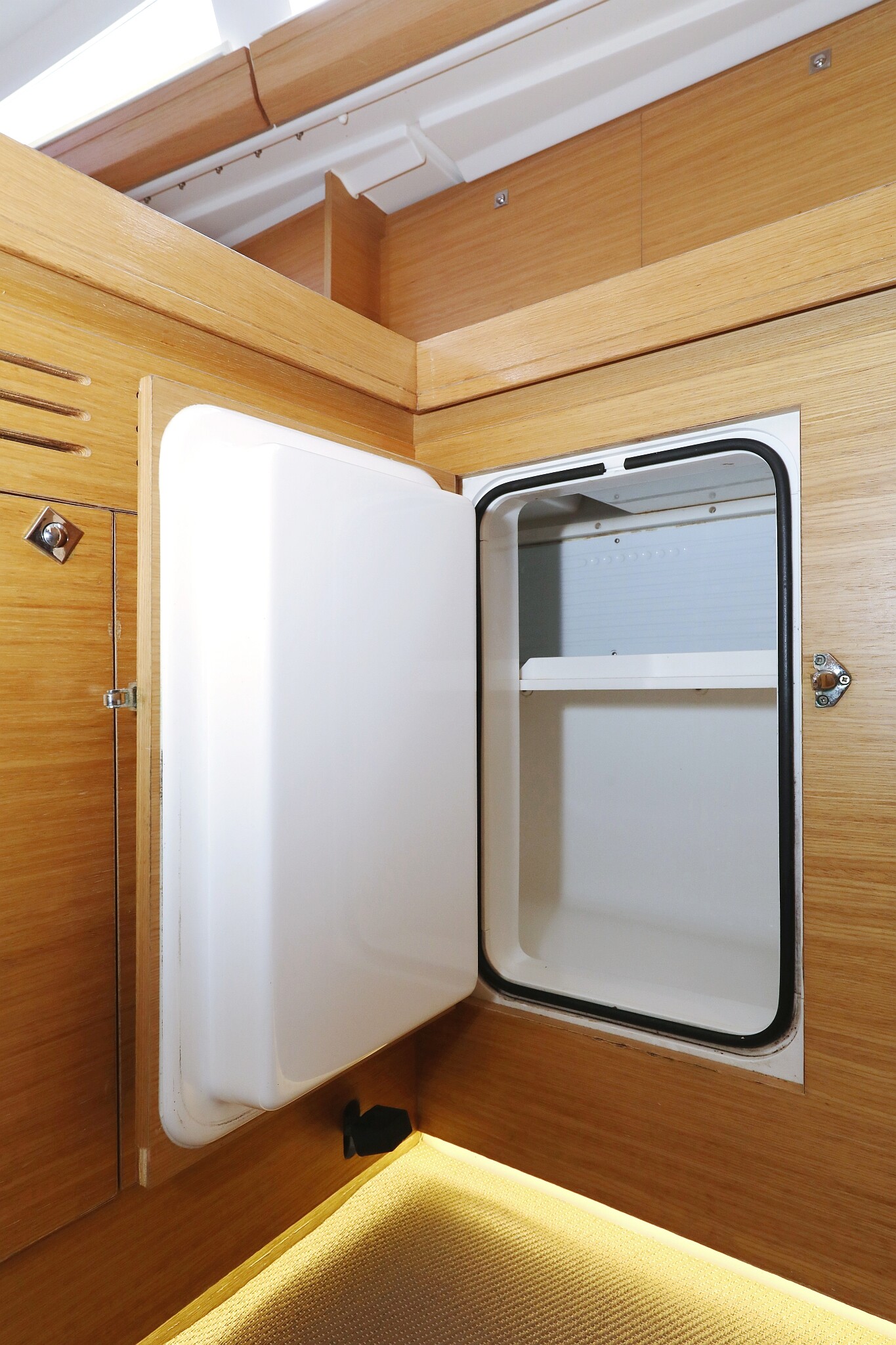 Dufour 412 GL, Family Office