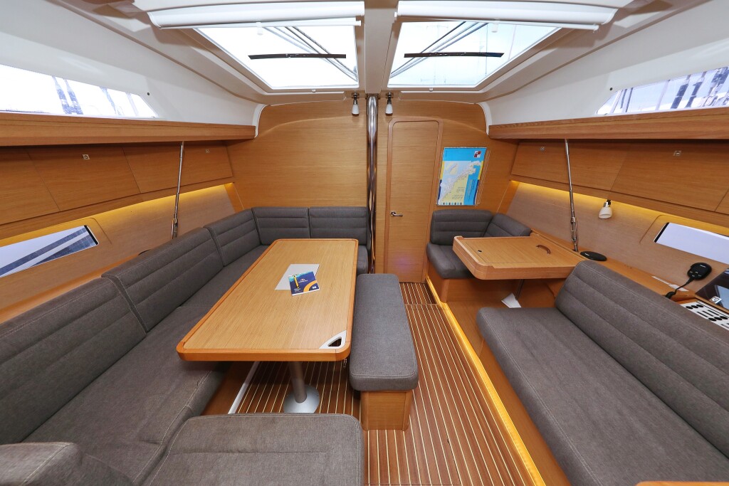 Dufour 412 GL, Black Pearl