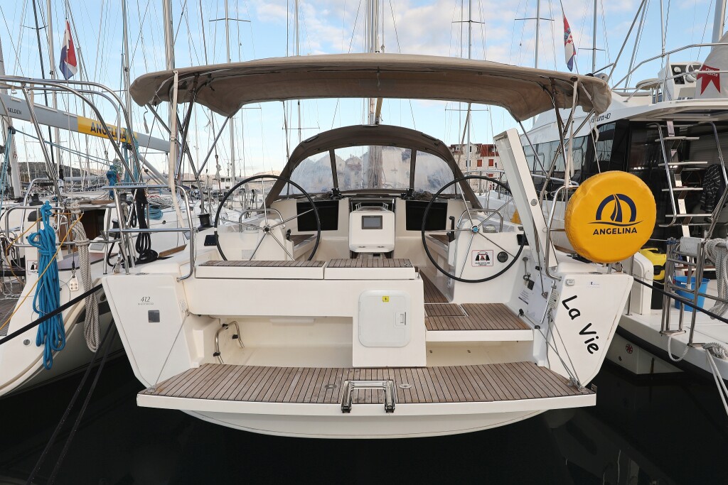 Dufour 412 GL, La Vie