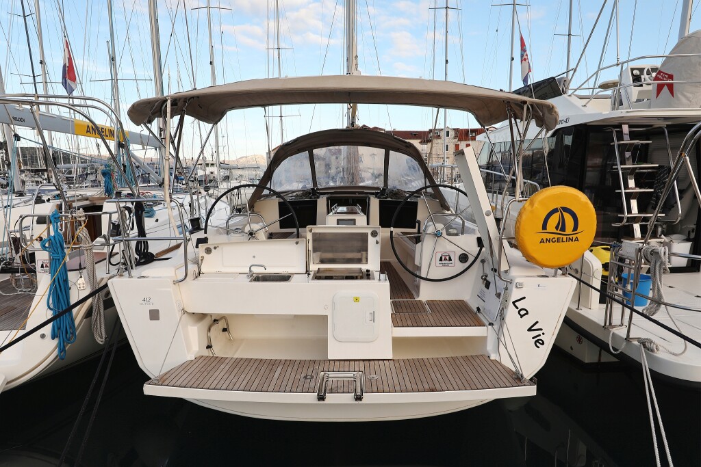 Dufour 412 GL, La Vie