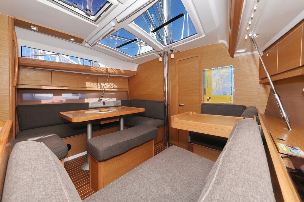 Dufour 412 GL, Adrio