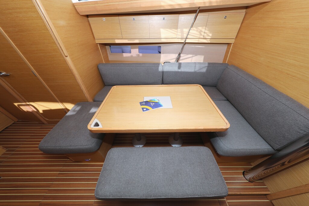 Dufour 412 GL, Adrio