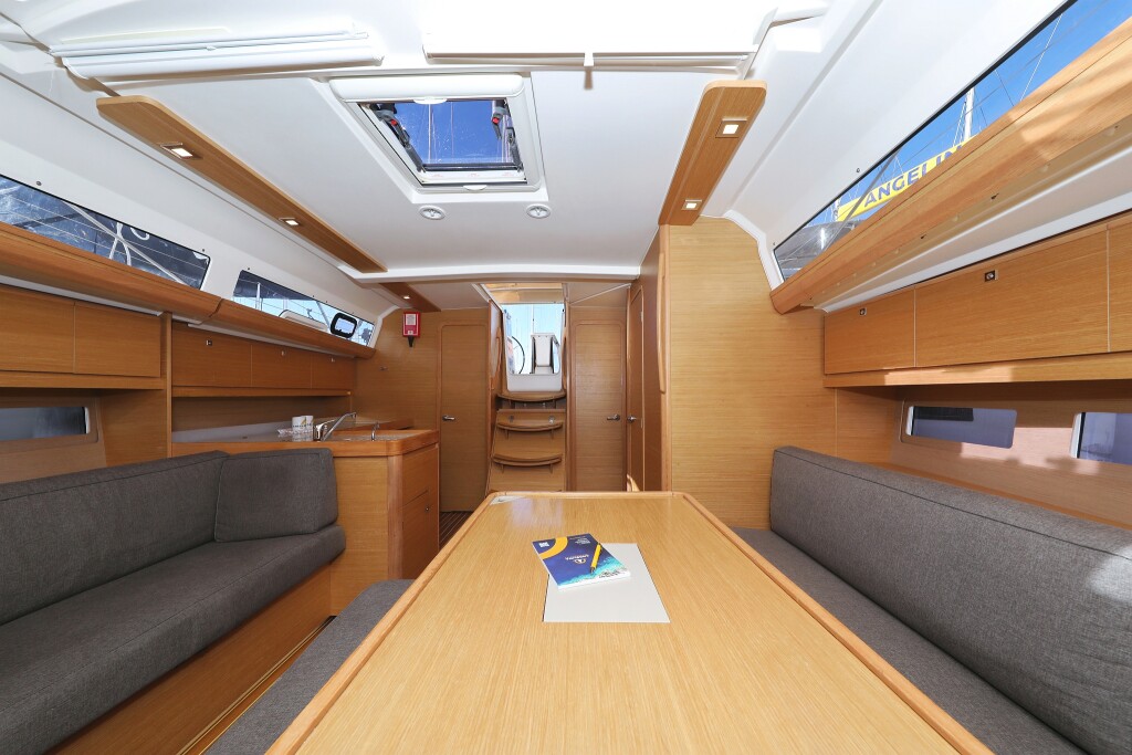 Dufour 412 GL, Adrio