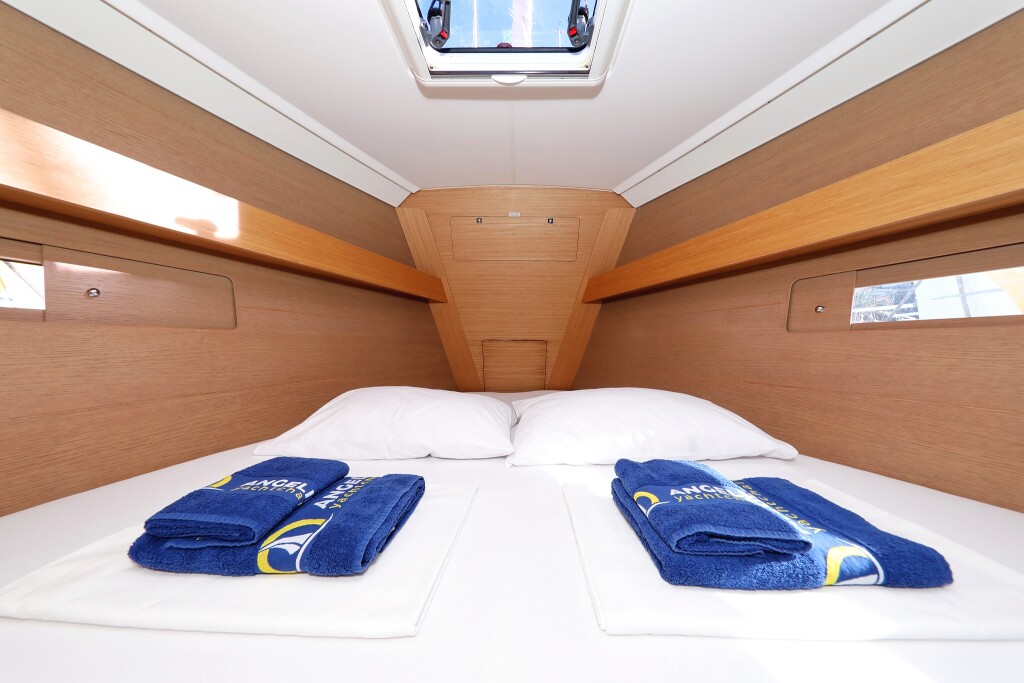 Dufour 412 GL, Adrio