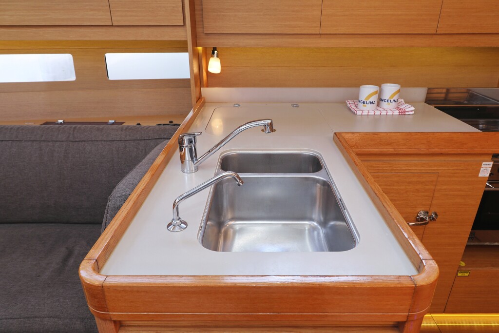 Dufour 412 GL, Adrio