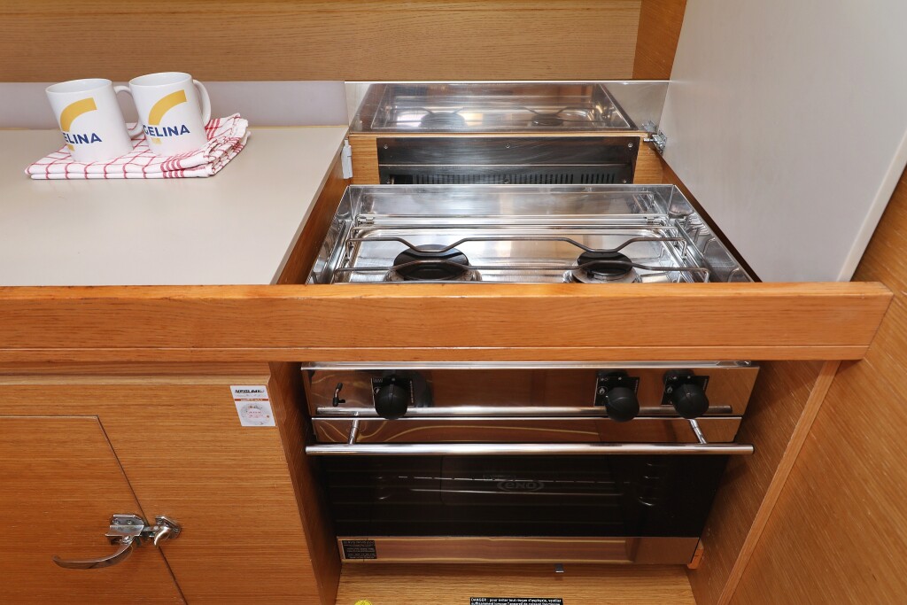 Dufour 412 GL, Adrio