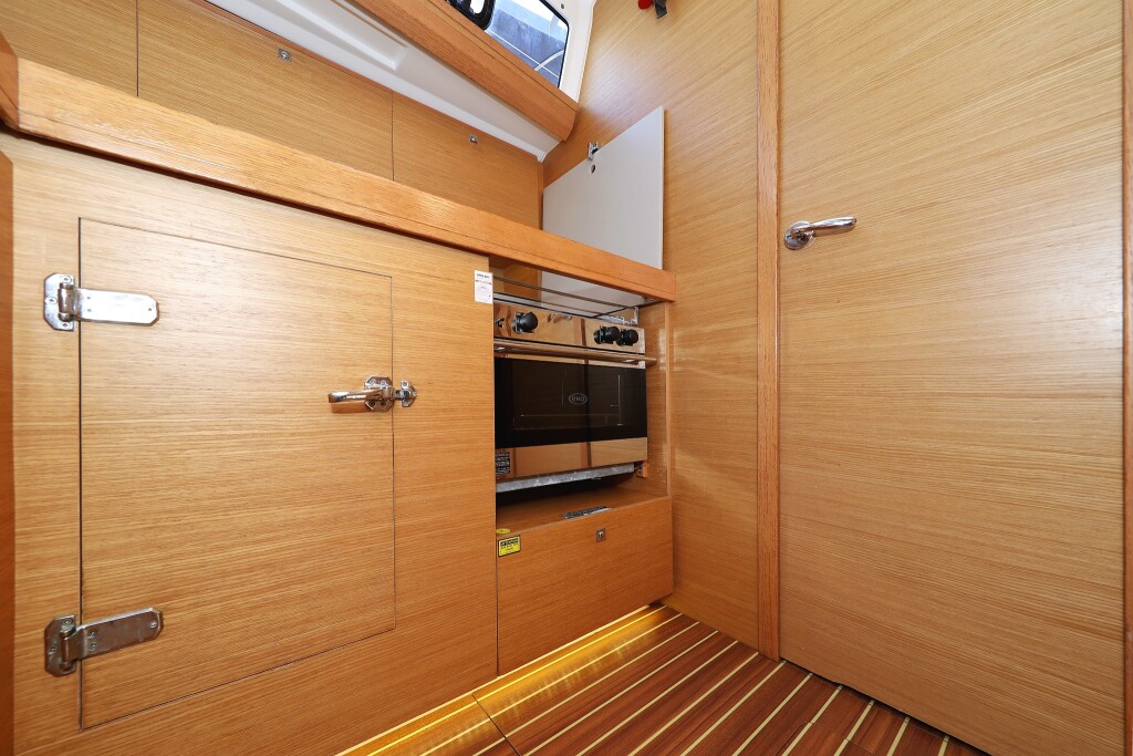 Dufour 412 GL, Adrio