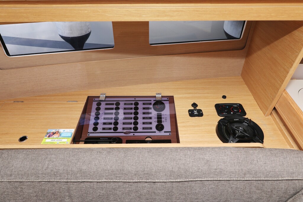 Dufour 412 GL, Adrio