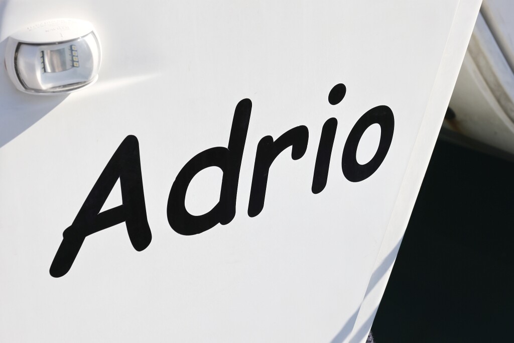 Dufour 412 GL, Adrio