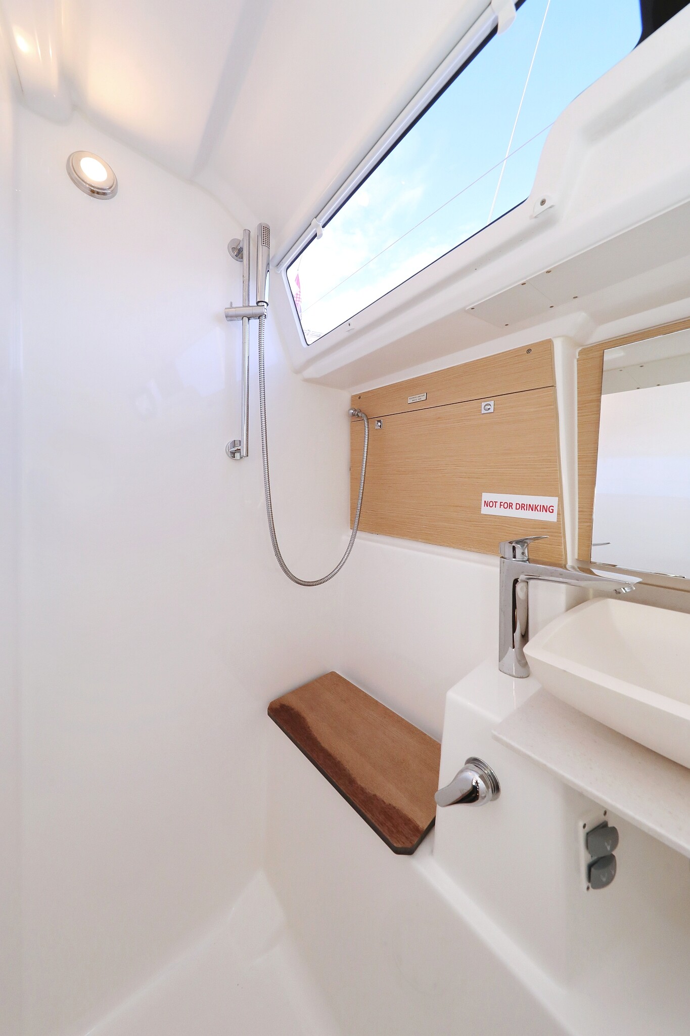 Dufour 412 GL, Delta