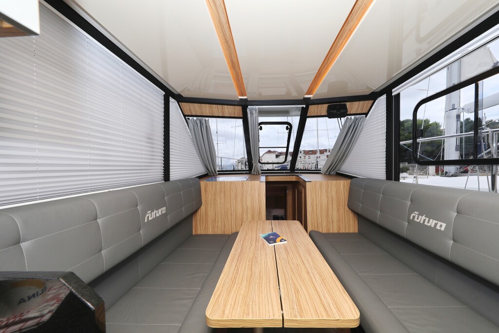 Futura 40 Grand Horizon, Running Gag I