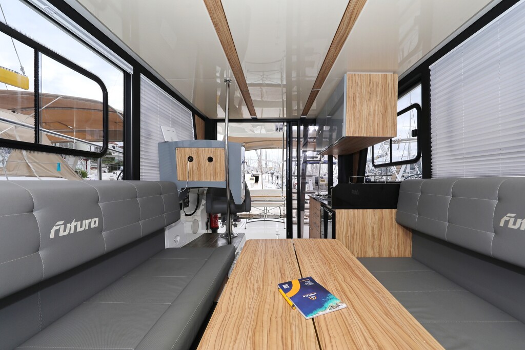 Futura 40 Grand Horizon, Running Gag I