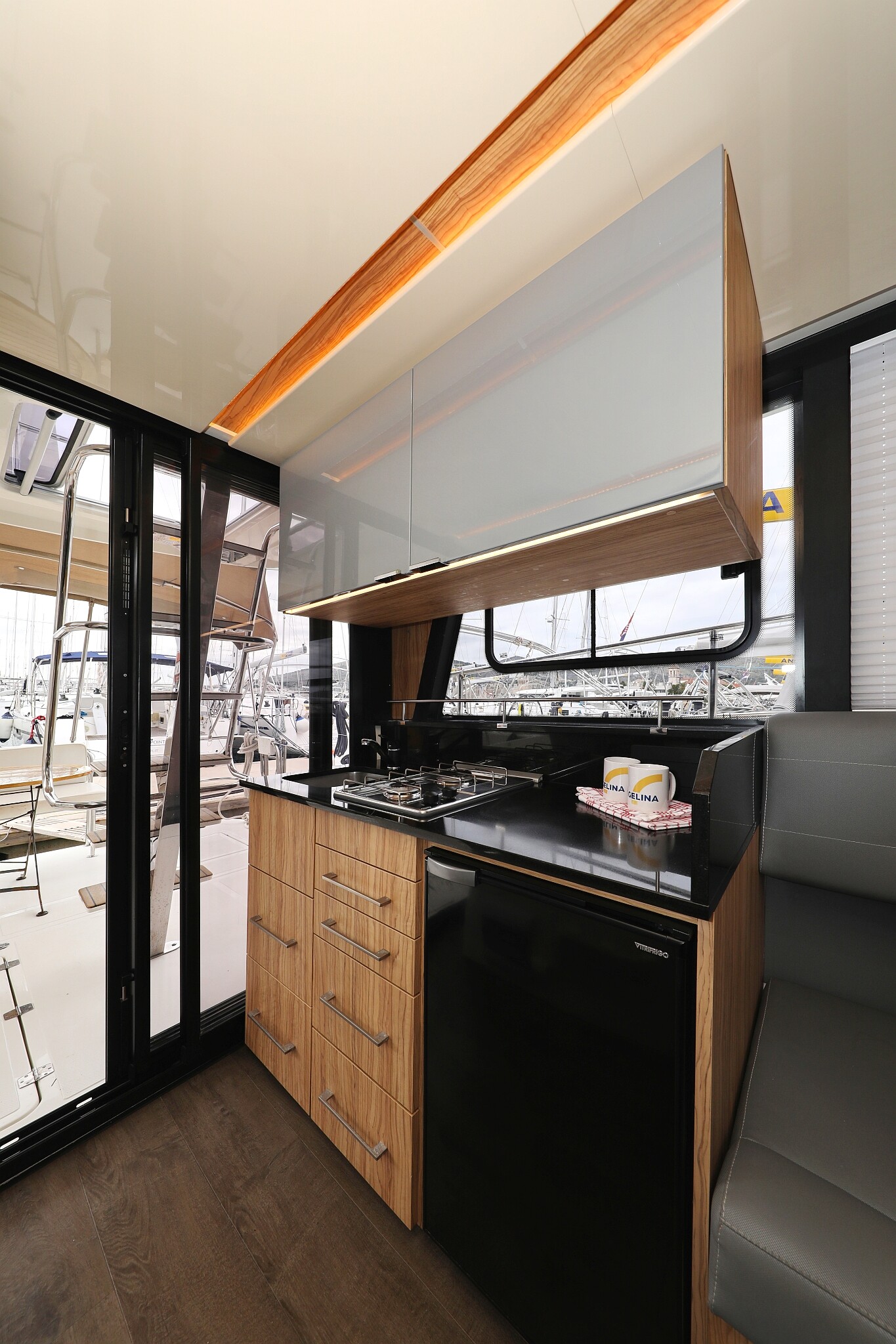 Futura 40 Grand Horizon, Running Gag I