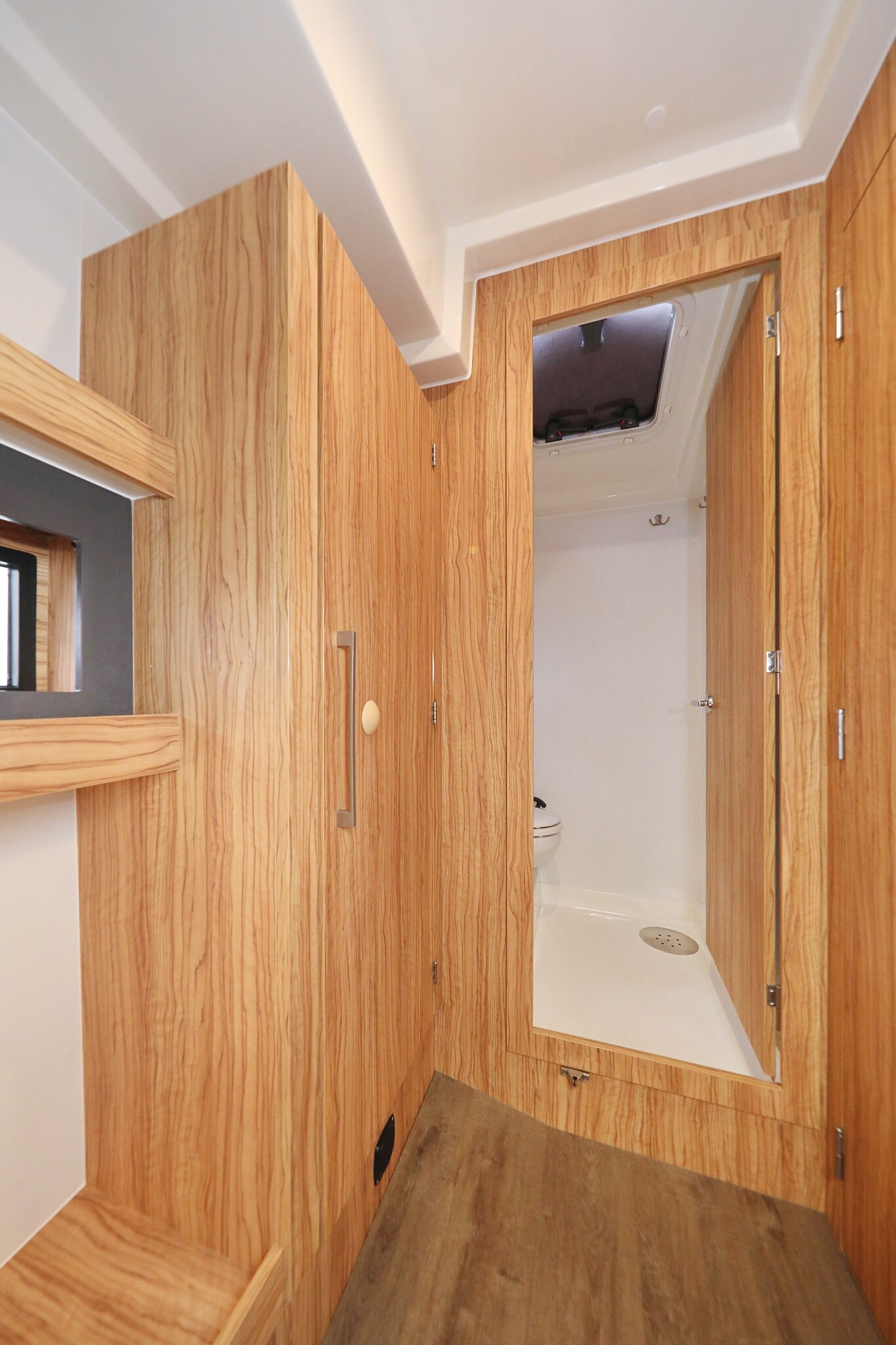 Futura 40 Grand Horizon, Running Gag I