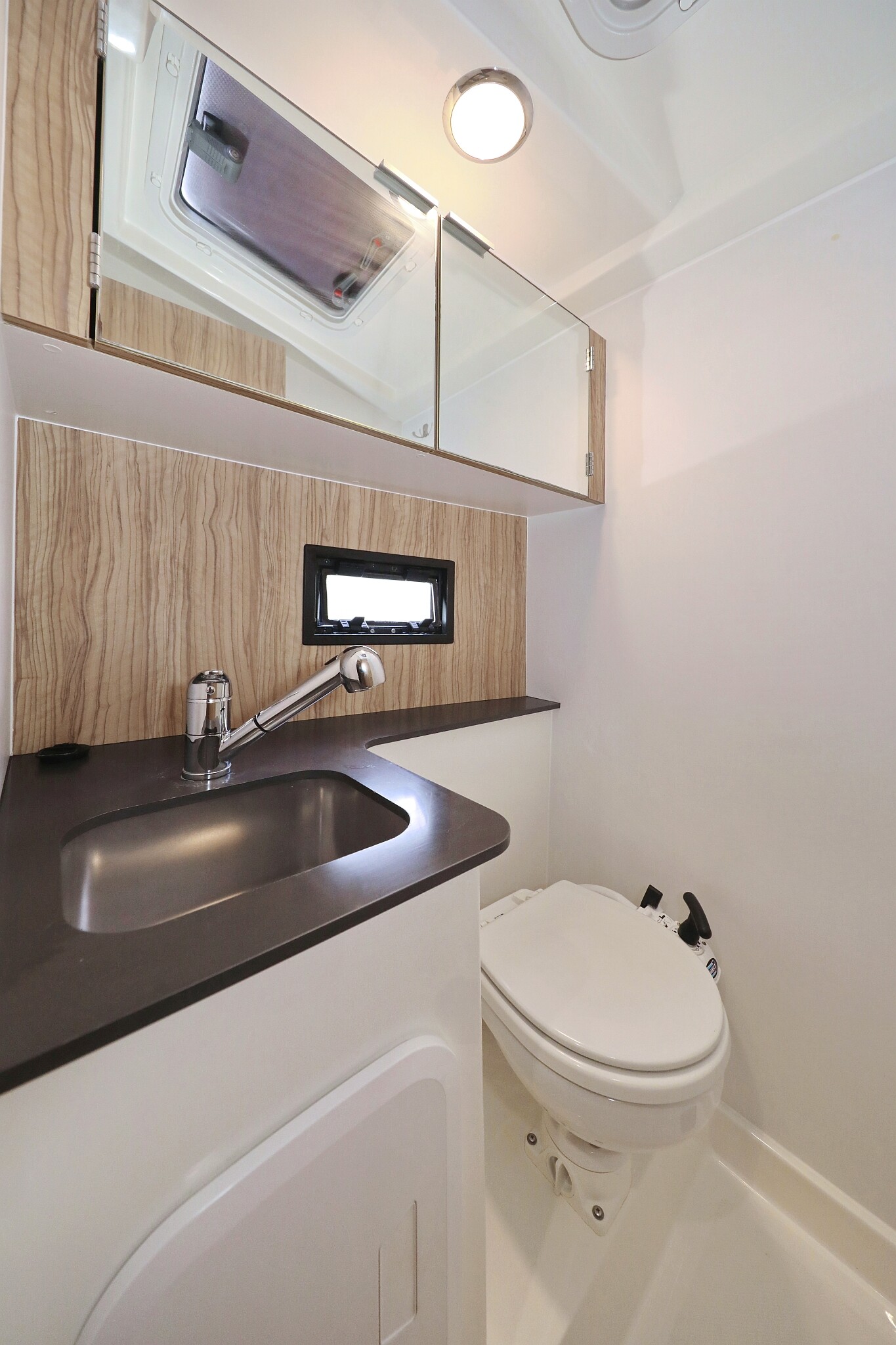 Futura 40 Grand Horizon, Running Gag I