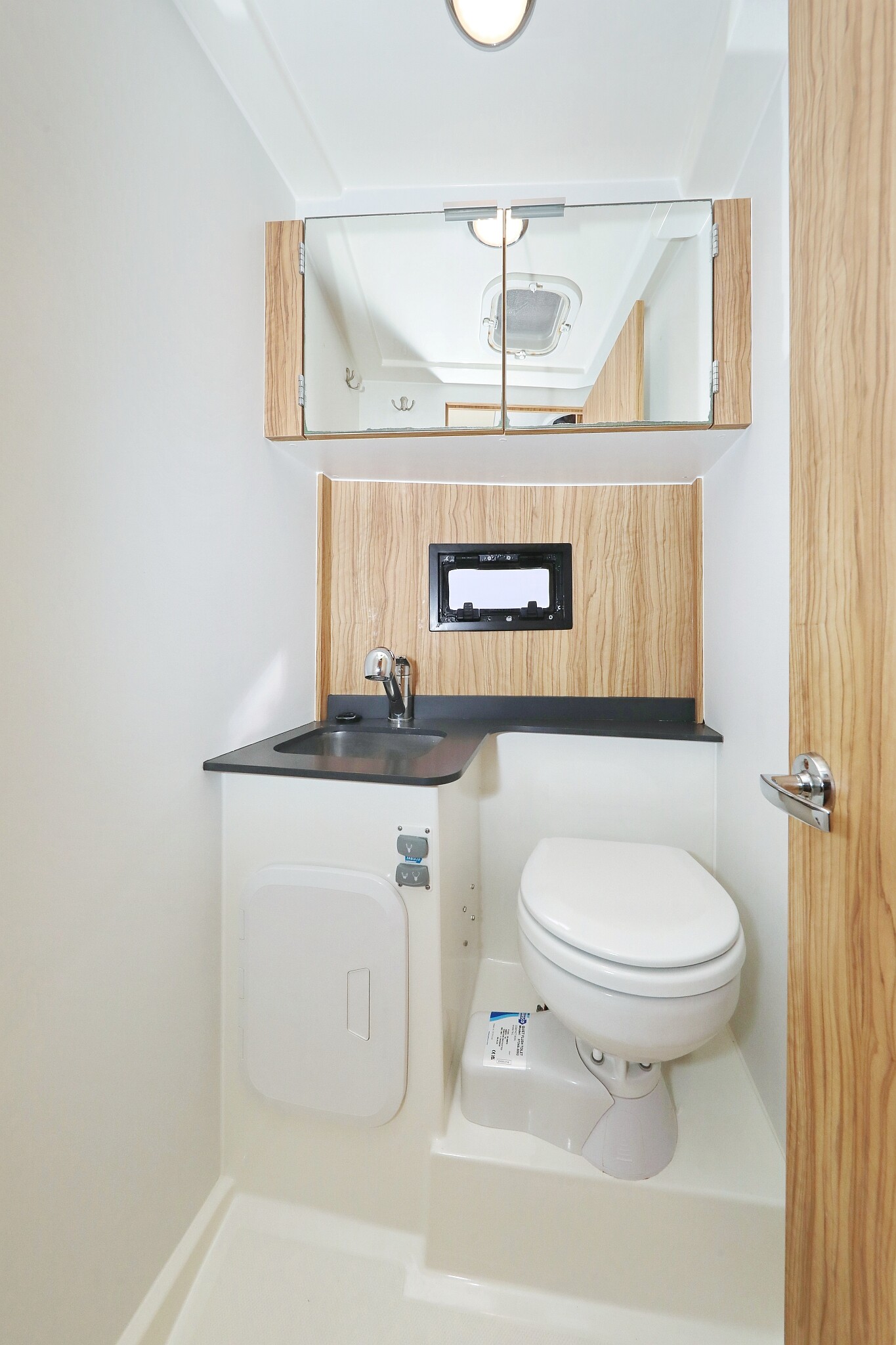 Futura 40 Grand Horizon, Running Gag I