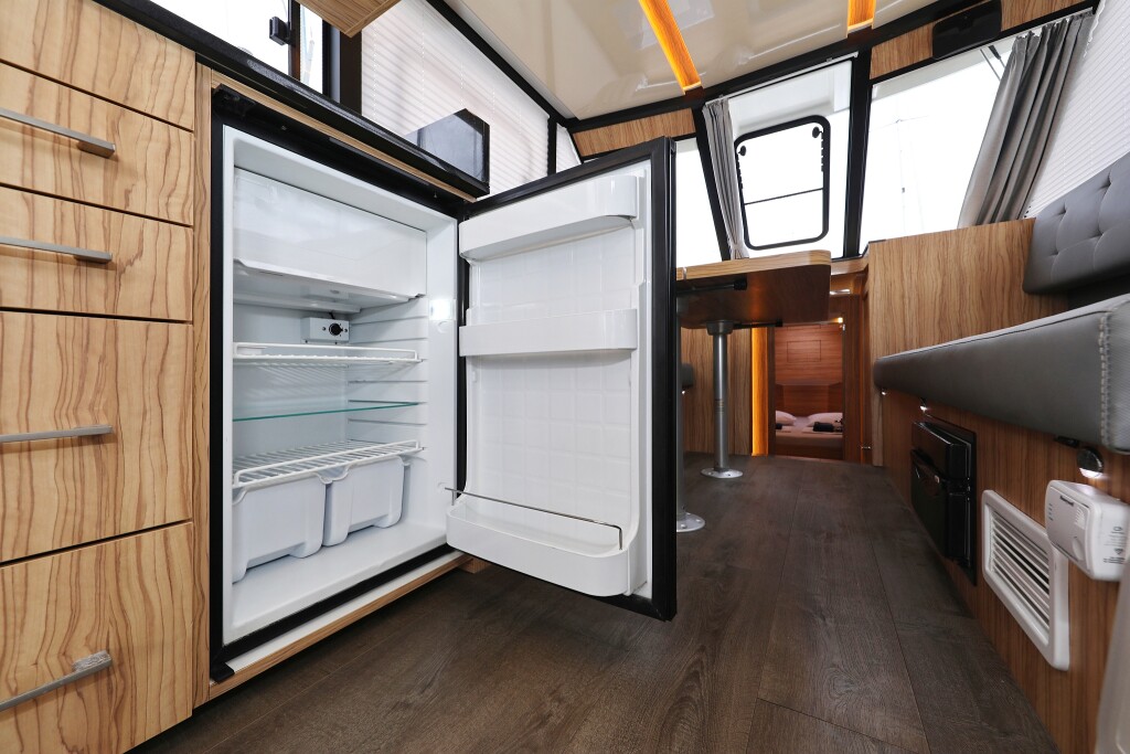 Futura 40 Grand Horizon, Running Gag I