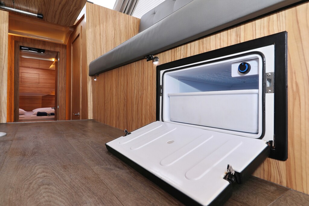 Futura 40 Grand Horizon, Running Gag I