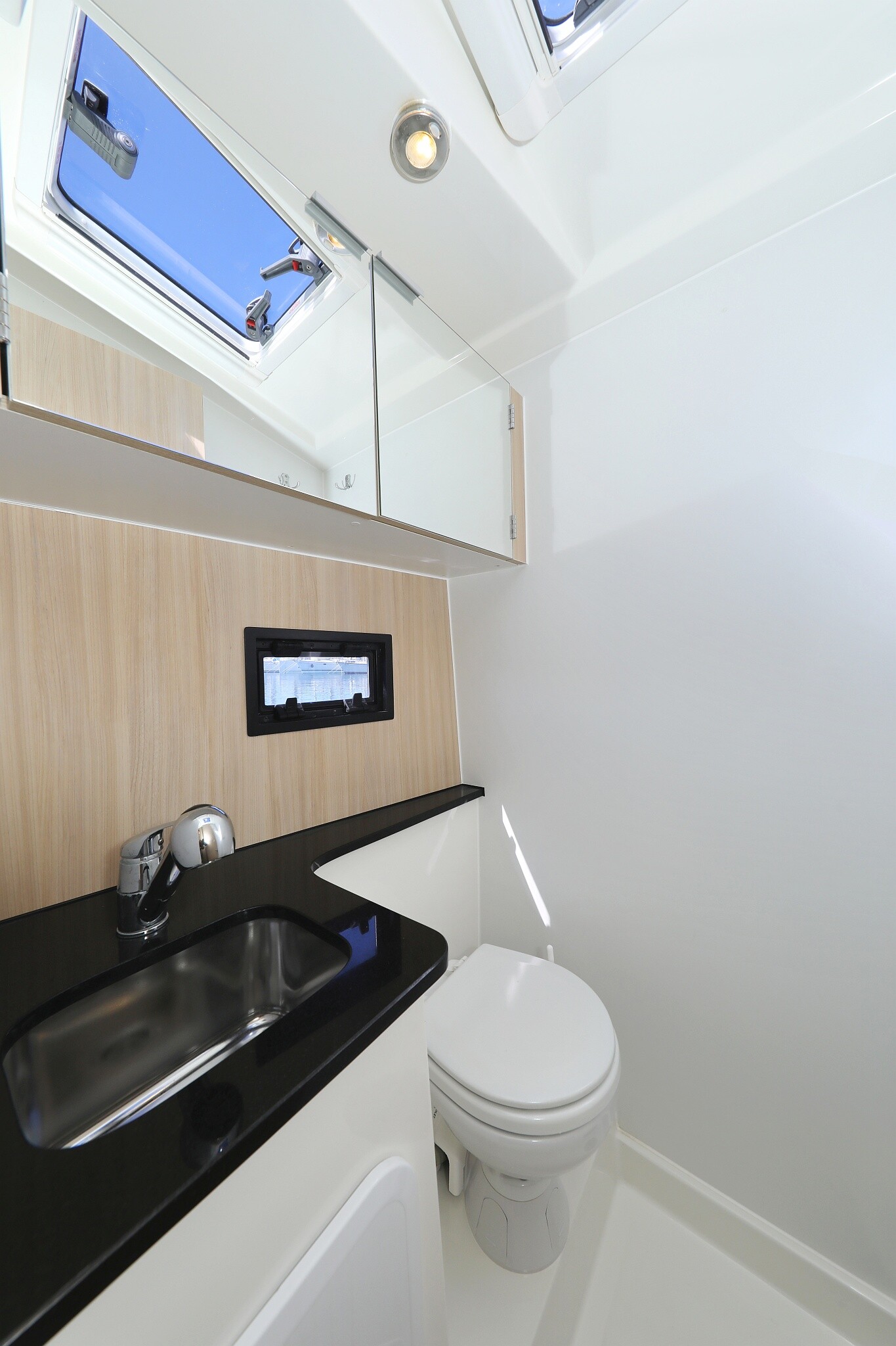 Futura 40 Grand Horizon, Batu