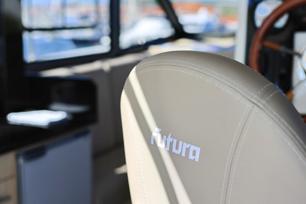 Futura 40 Grand Horizon, Batu