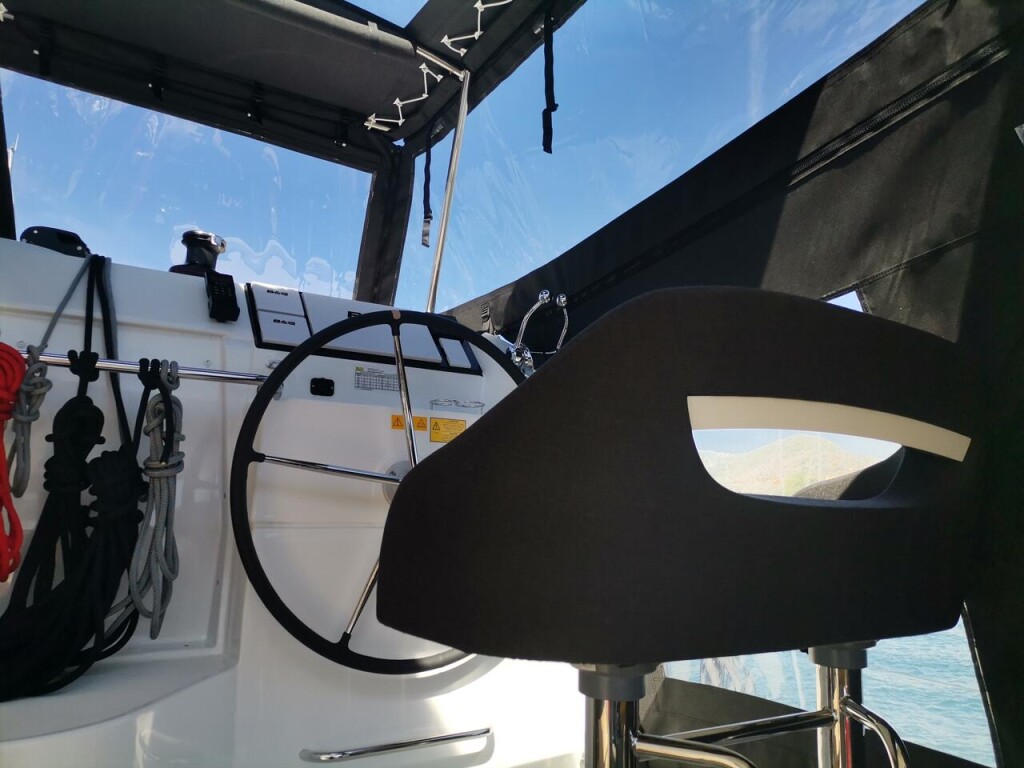 Lagoon 40, Wave elli