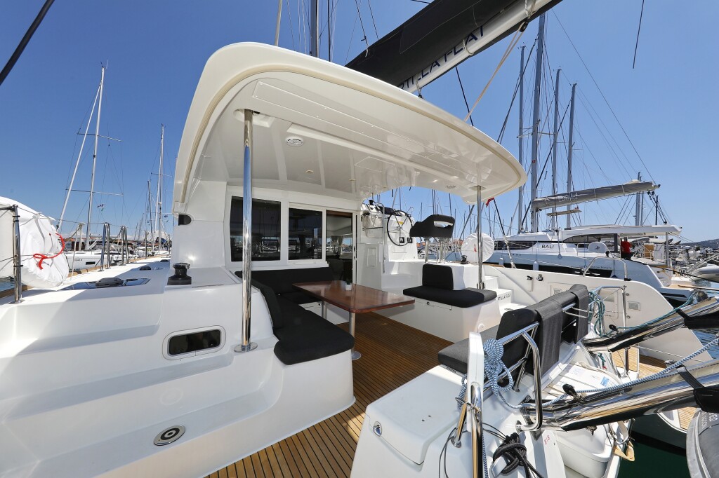 Lagoon 40, Tortilla Flat