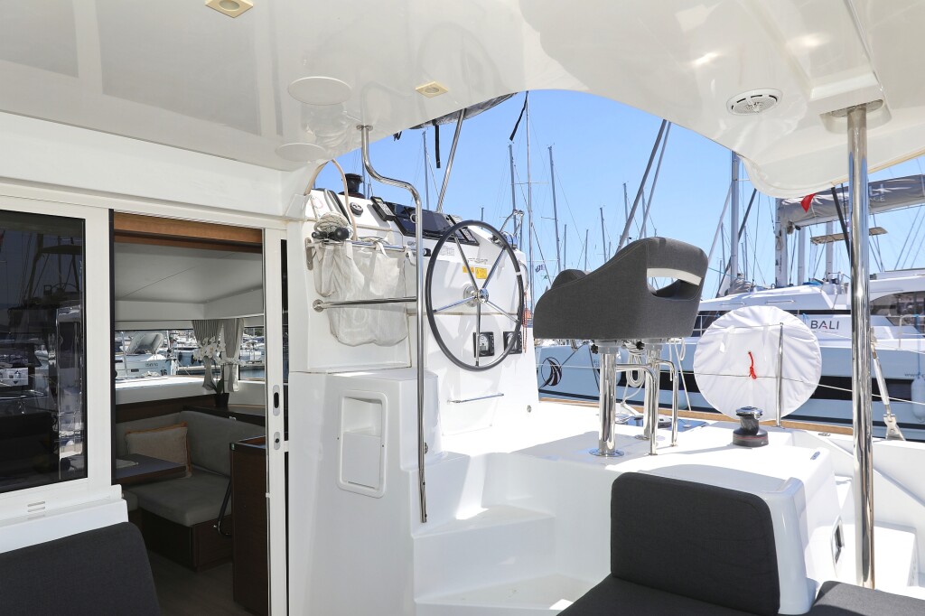 Lagoon 40, Tortilla Flat