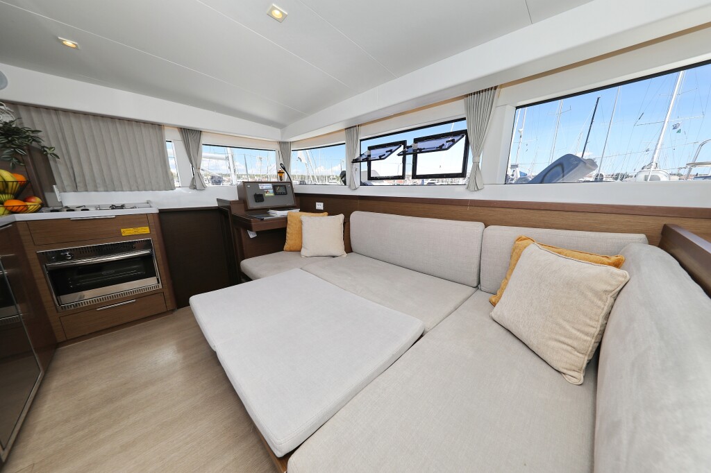 Lagoon 40, Tortilla Flat