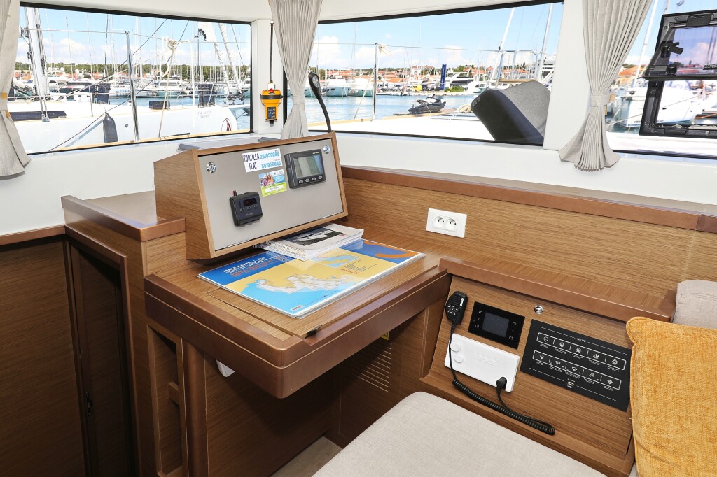 Lagoon 40, Tortilla Flat