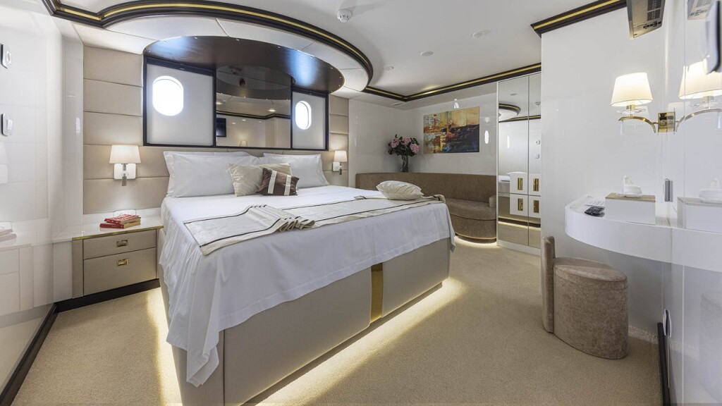 MS Custom Aurum Sky, M/S Aurum Sky