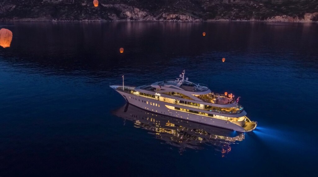 MY Custom Anthea, Anthea