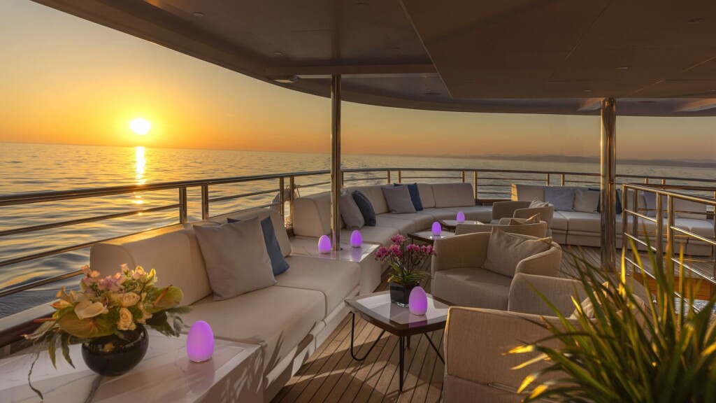 MY Custom Anthea, Anthea