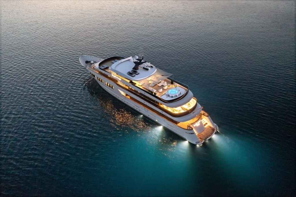 MY Custom Black Swan, Black Swan