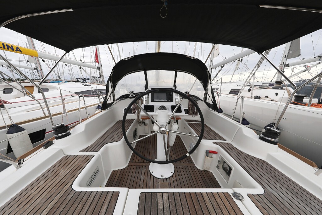 Oceanis 34, Caprice