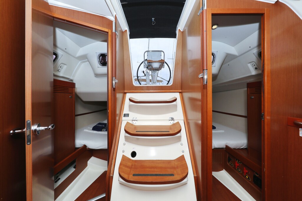 Oceanis 34, Caprice