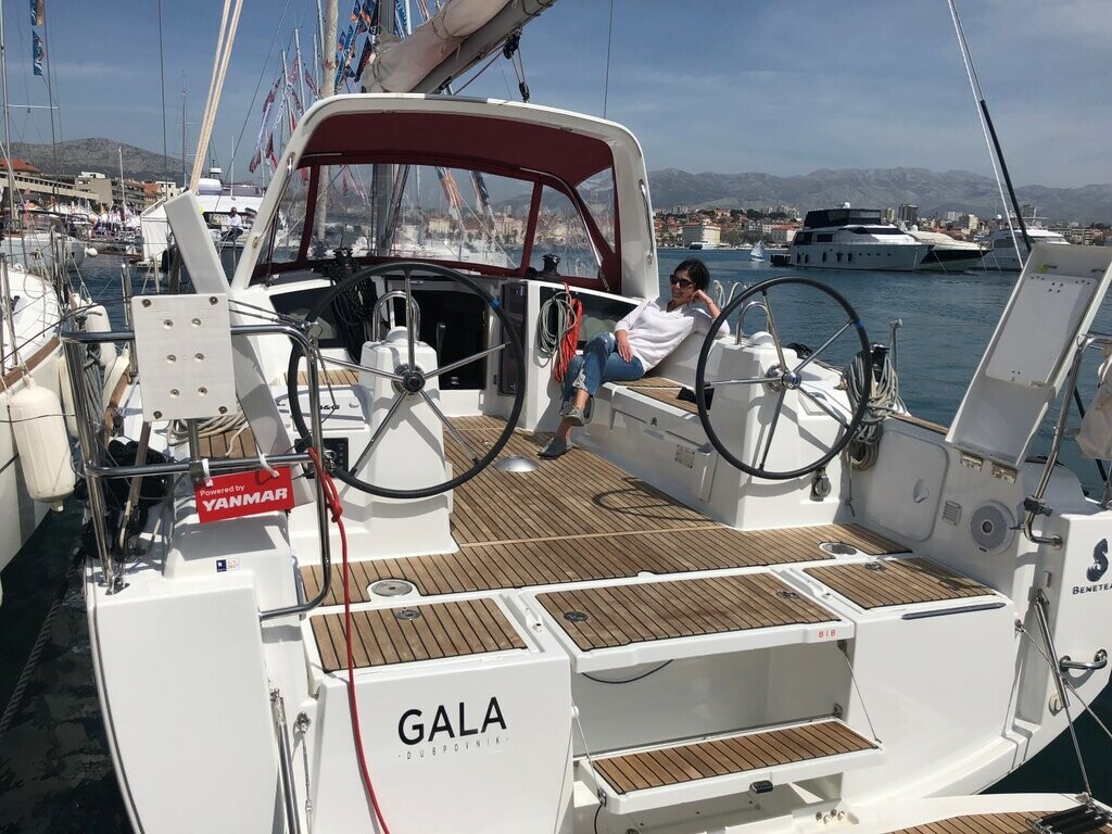 Oceanis 35, Gala
