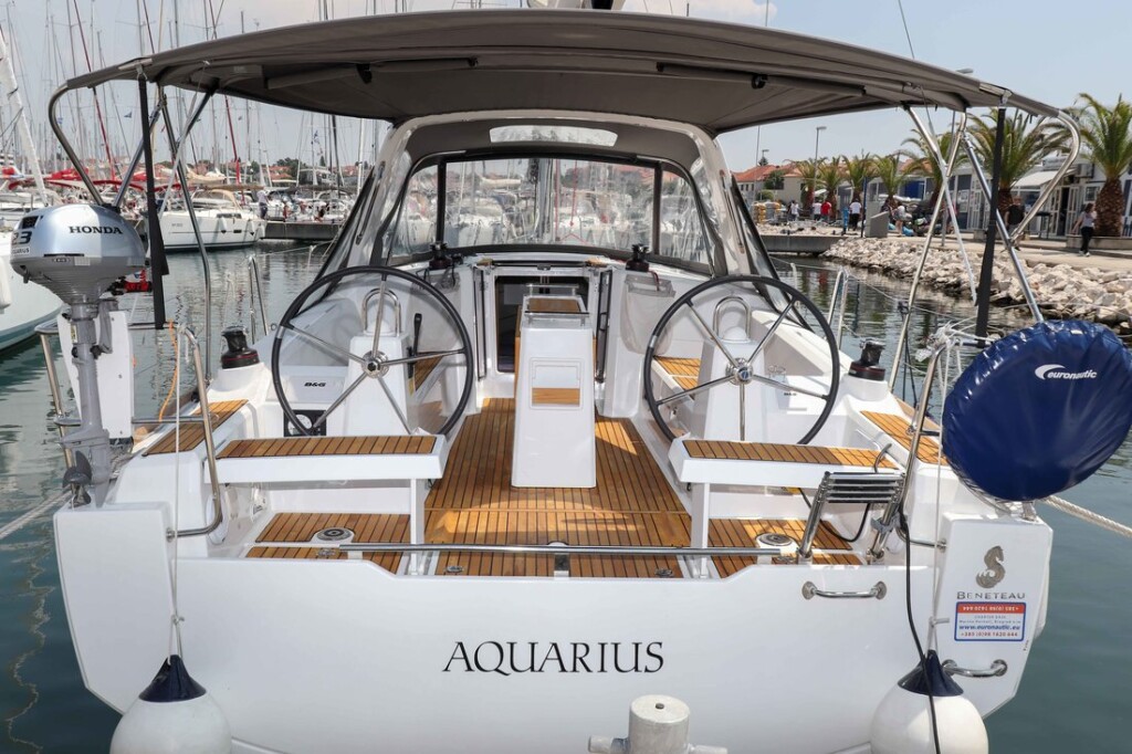 Oceanis 35.1, Aquarius