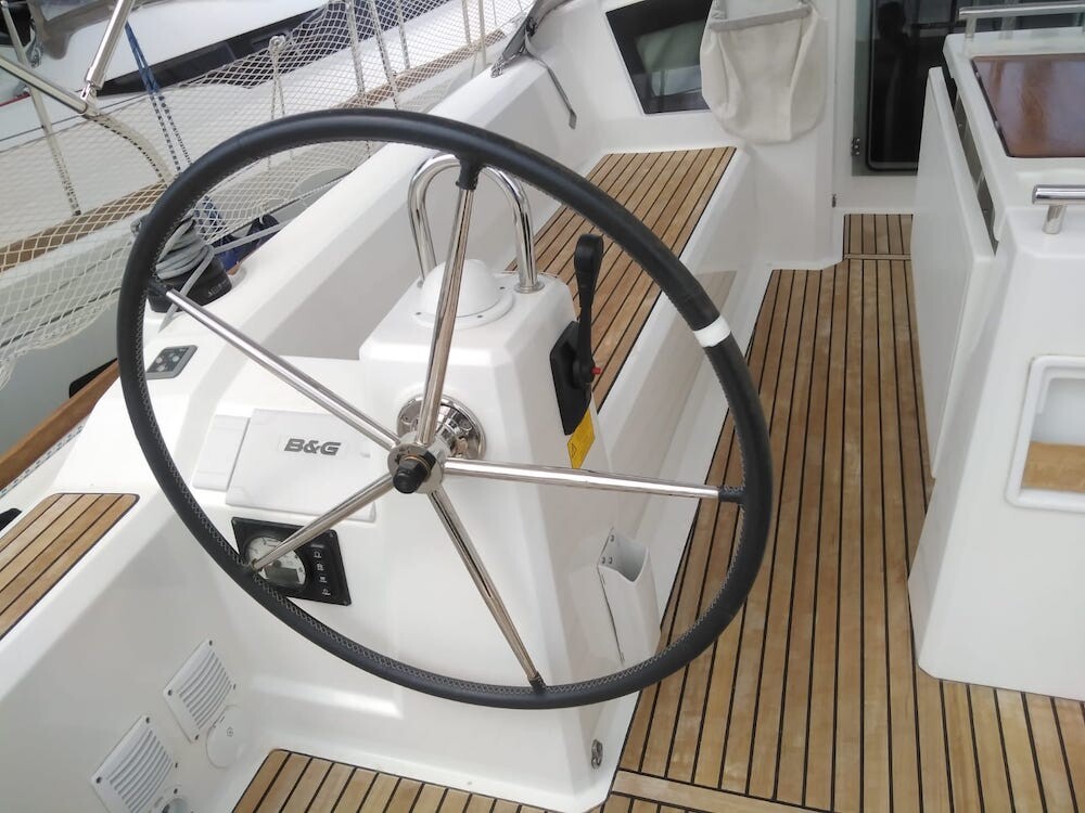 Oceanis 38.1, Bordeaux